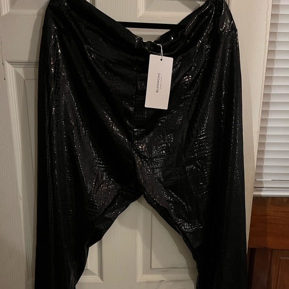 NWT faux snakeskin leather leggings Bloomchic - Picture 3 of 4